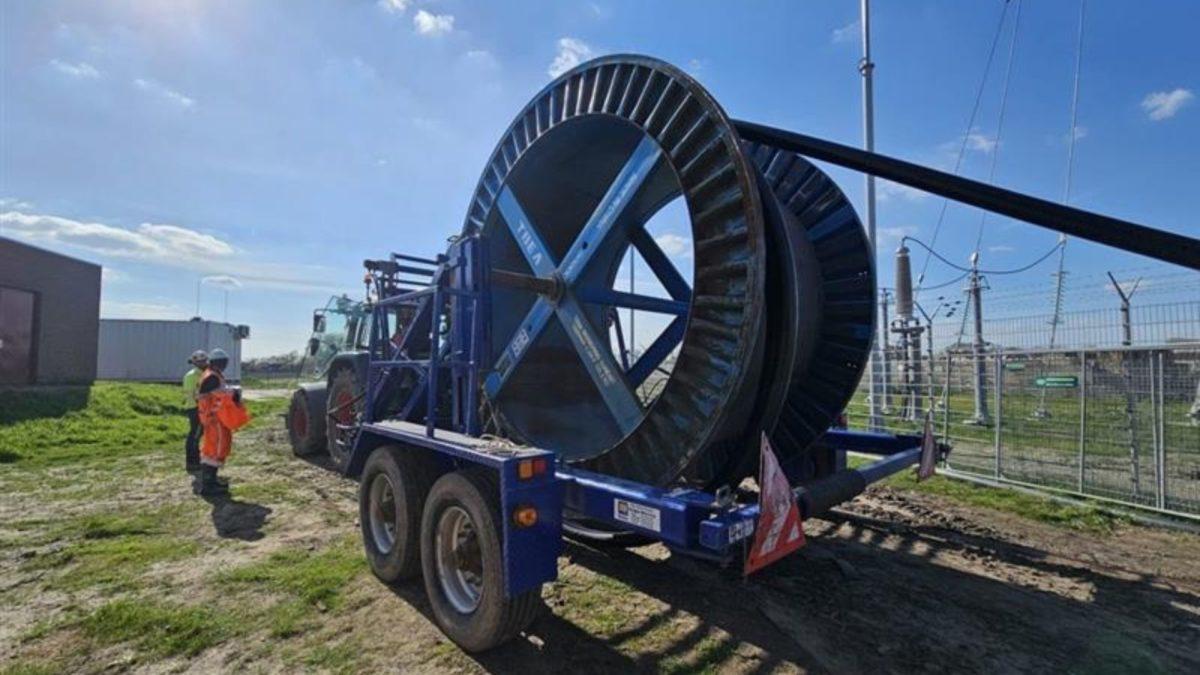 High Voltage Cabling with a Helping Hand from LGH