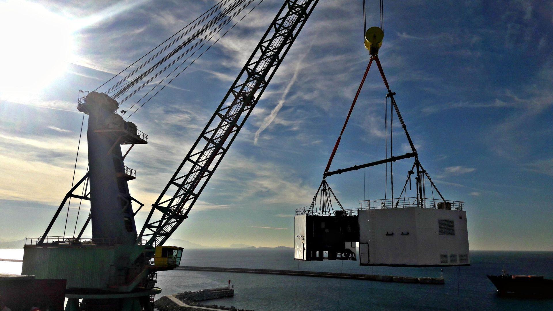 LGH Heavy Lifting Equipment in the Marine Industry